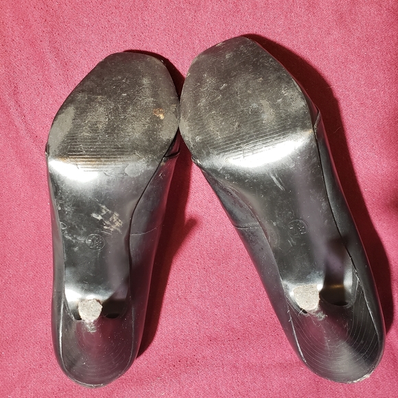 Black criss-cross stiletto heels by Mossimo sz 7.5 - Picture 8 of 10